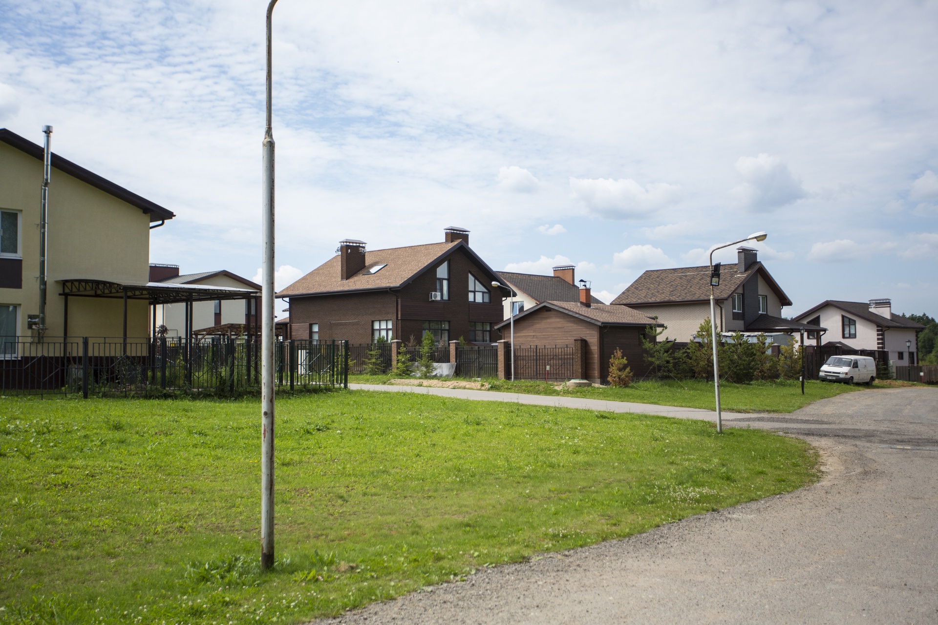 Мелечкино солнечногорск. Мелечкино 75. Барский луг коттеджный поселок владимирская область. Коттеджный поселок барское. Деревня барское московская область.